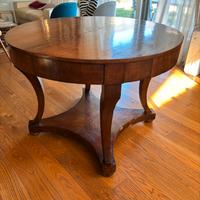 Elegate Tavolo Antico in noce