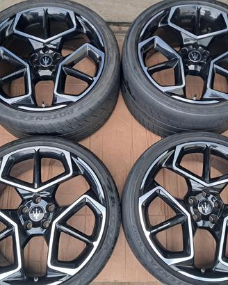 Pneumatici e cerchi da 20 pollici,Maserati mc 20