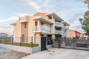 VILLA A SCHIERA A VILLAFRANCA DI VERONA