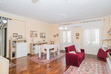 Appartamento di 130 m² con 4 locali a Roma