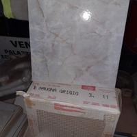Piastrelle Marazzi e Navona grigio per pavimenti