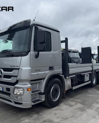 Mercedes Actros 2548 carrellone con rampe 2014