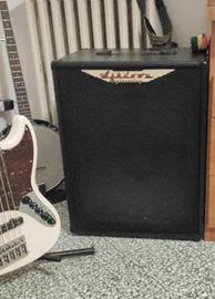 Cab Basso Ashdown

250W , 8Ohm

