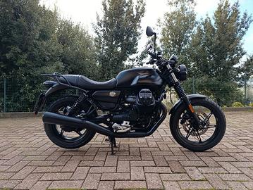 Moto Guzzi V7 Stone 850