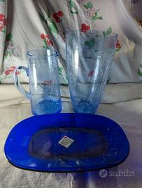 caraffa+vaso vetro azz.crackle+vassoio vetro blu
