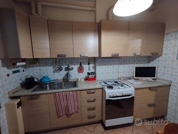 Cucina divani tavolo e mobili per casa