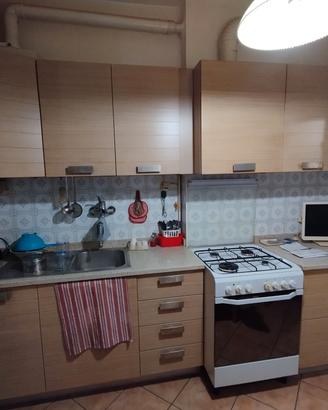 Cucina divani tavolo e mobili per casa