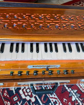 Harmonium indano