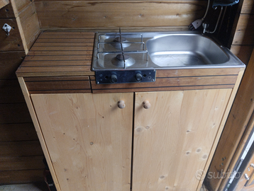 Fornello più lavandino con mobiletto