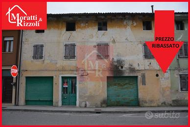 CASA ACCOSTATA centrale completamente da ristruttu