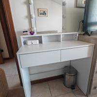 Toeletta trucco VASAGLE con specchio e luci LED –