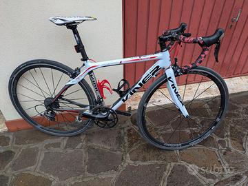 Bici strada corsa Viner magnifica carbonio S