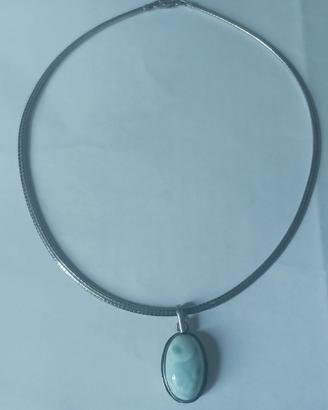 Collana rigida con pendente con pietra turchese