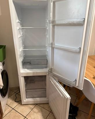 Frigorifero Comfee combinato con congelatore