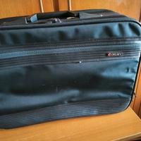 Valigia marca Delsey con ruote