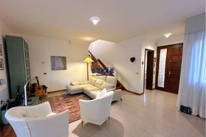 CENTRALISSIMA VILLA BIFAMILIARE