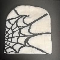 berretto ragnatela y2k