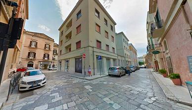Attività / Licenza di 120 m² con 2 locali a Matera