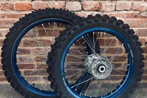 Cerchioni gommati per yz 125 2024