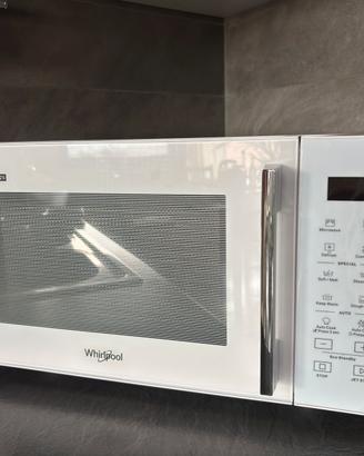 Microonde con Grill e auto pulizia