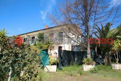 Mascalucia appartamento con terrazzo e giardino -1