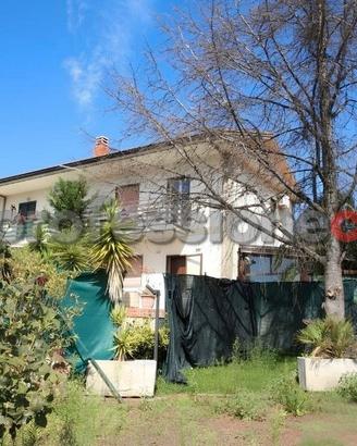 Mascalucia appartamento con terrazzo e giardino -1