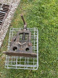 Morsa a castello da banco per tubi