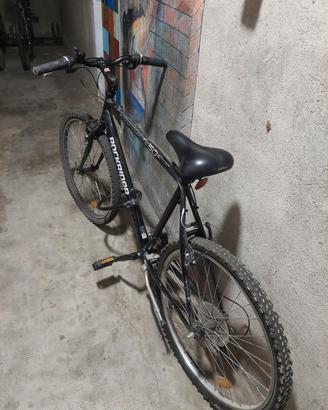 Bici Ruote 26 nera sembra nuova nuova 