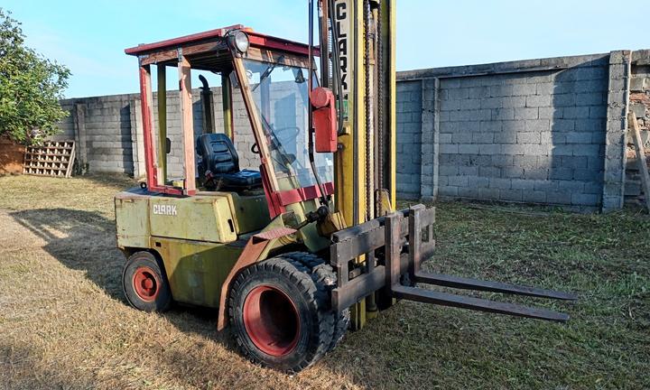 Carrello elevatore Clark c 500 ys 60 + acessori