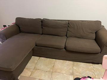 Divano piu poltrona in buone condizioni