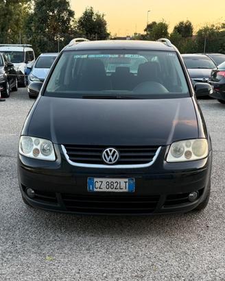 Volkswagen Touran 2.0 TDI DPF DSG Trendline