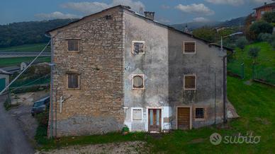 CASA DI CORTE A GREZZANA