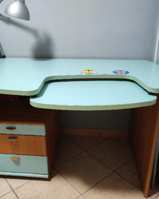 Scrivania Bicolore Legno & Verde Acqua - Usata 