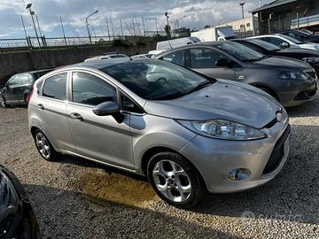 Ford fiesta 1.4 titanium Neopatentati