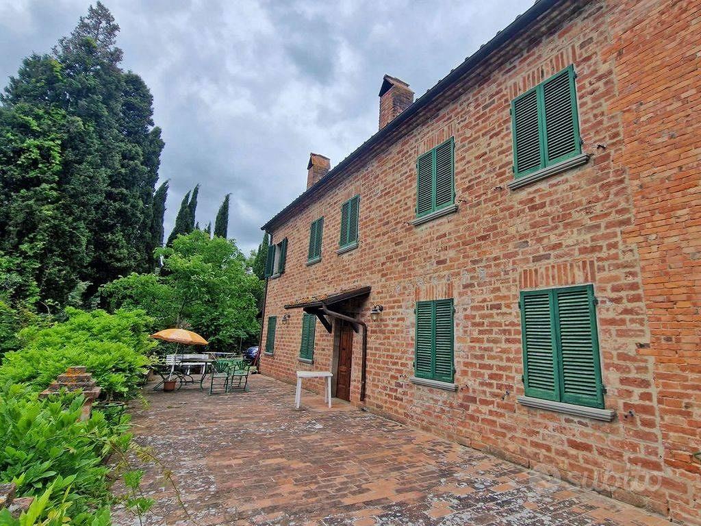Rustico / Casale di 330 m² con più di 5 locali e b - Vista 5
