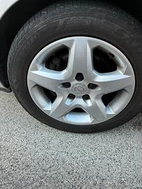 Cerchi in lega opel 16 pollici completi di gomme