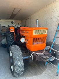 TRATTORE GOMMATO FIAT540 DTH E TRINCIA