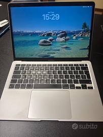 MacBook Air M1 8Gb ram/256Gb SSD