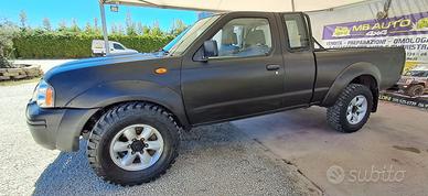 Nissan Navara KING CAB 2.5 TD 2 PORTE 4 POSTI