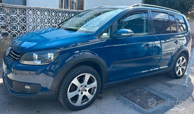 Volkswagen Touran Cross 1400 TSI METANO