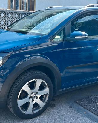 Volkswagen Touran Cross 1400 TSI METANO