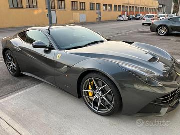 FERRARI F12