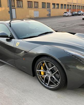 FERRARI F12