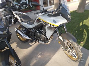 Honda Transalp 750 2025