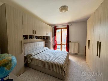 VILLA A SCHIERA A POGGIO TORRIANA