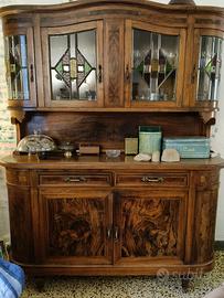 credenza con vetrina