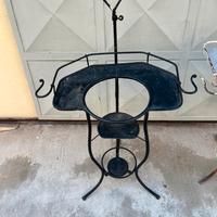 Antico portacatino toilette in ferro battuto