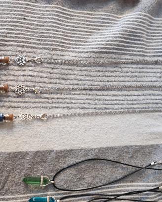 collane artigianali con bottiglietta e pietre inca