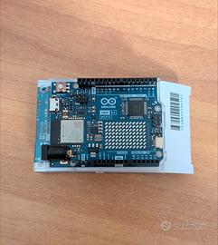 Arduino R4 WIFI + KIT ELETTRONICA
