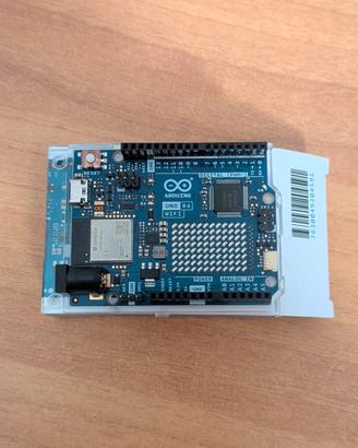 Arduino R4 WIFI + KIT ELETTRONICA